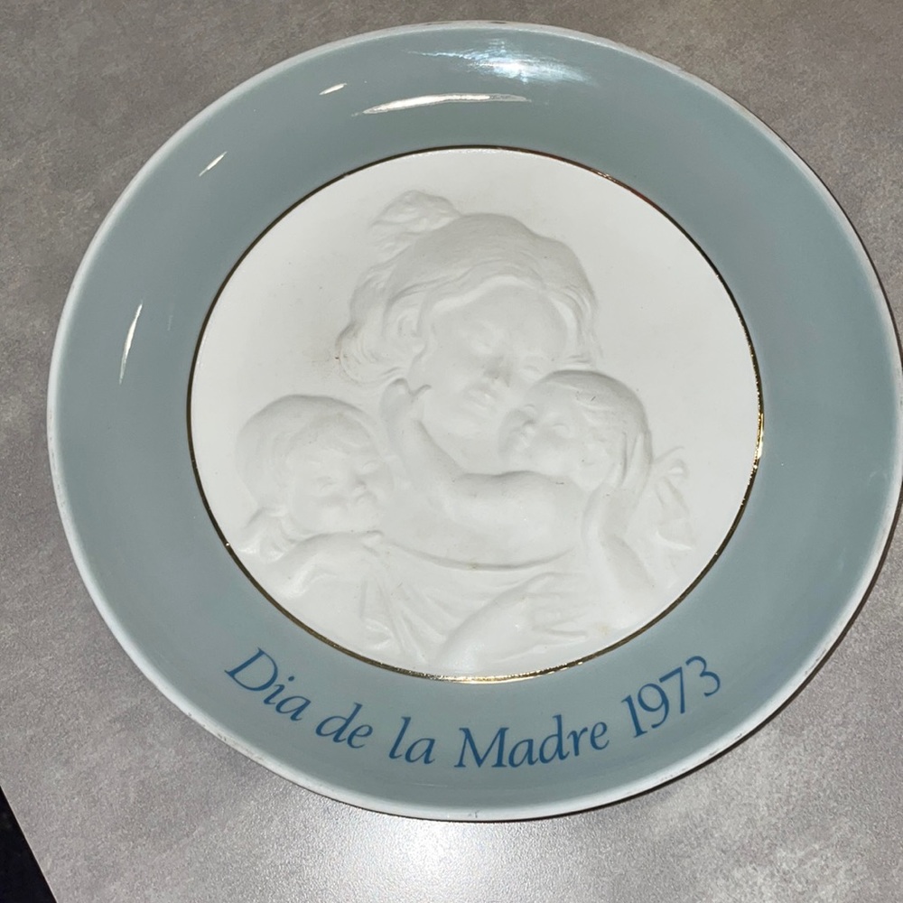 RARE Lladro “Día De La Madre” Mother’s Day Plate